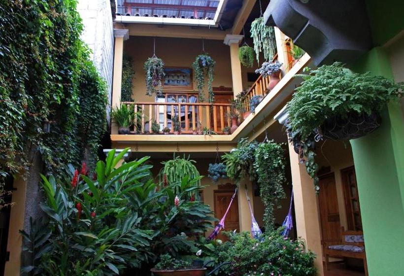 هتل Restaurante Y Pupuseria Mary