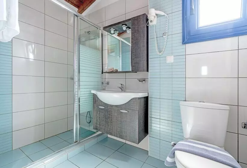 Hotelli Mesogeios 2000