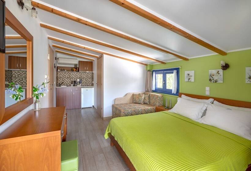 ホテル Mesogeios 2000