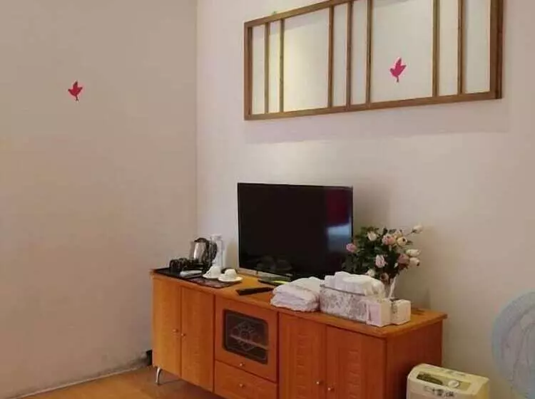 پانسیون Lohas Gallery Long Stay Hostel