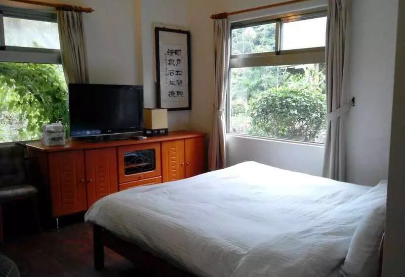 پانسیون Lohas Gallery Long Stay Hostel