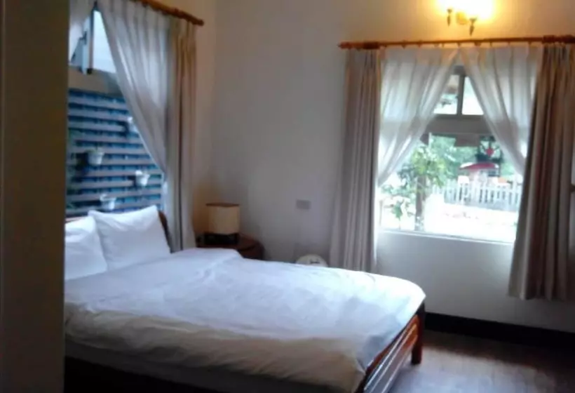 پانسیون Lohas Gallery Long Stay Hostel