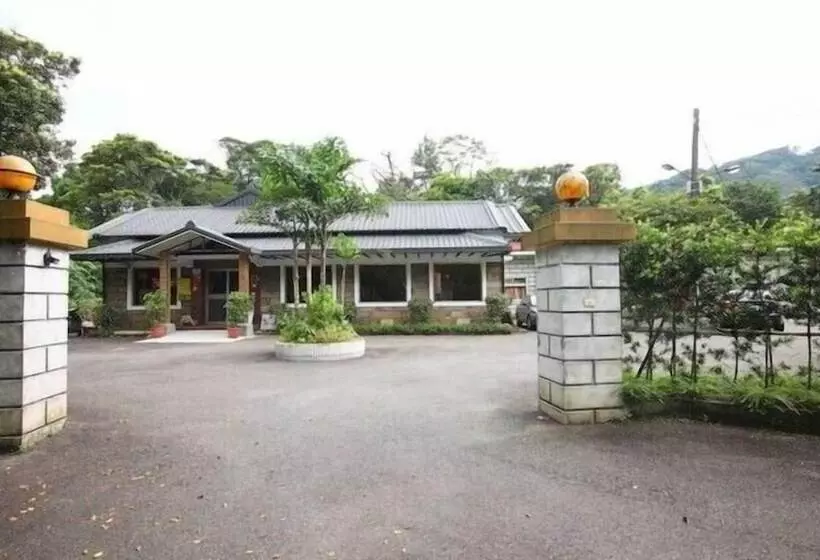 پانسیون Lohas Gallery Long Stay Hostel