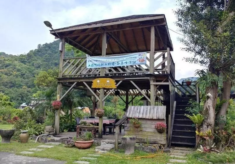 پانسیون Lohas Gallery Long Stay Hostel