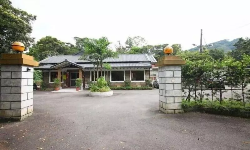 پانسیون Lohas Gallery Long Stay Hostel