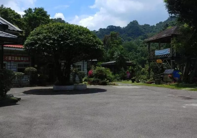 پانسیون Lohas Gallery Long Stay Hostel