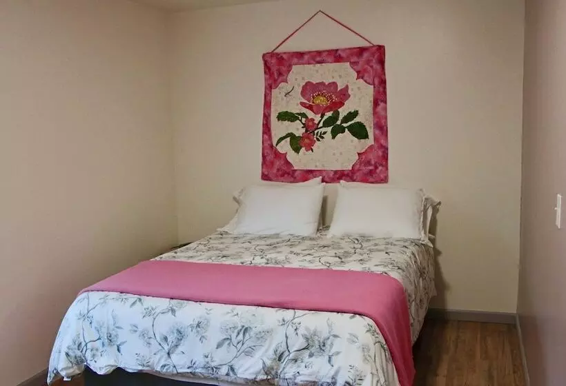 Arctic Dragonfly Inn