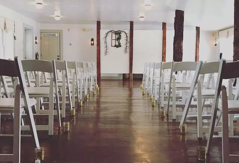 Aamiaismajoitus (B&B) Dowds Country Inn