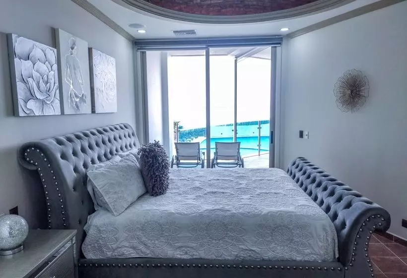 Esmeralda Luxury Resort