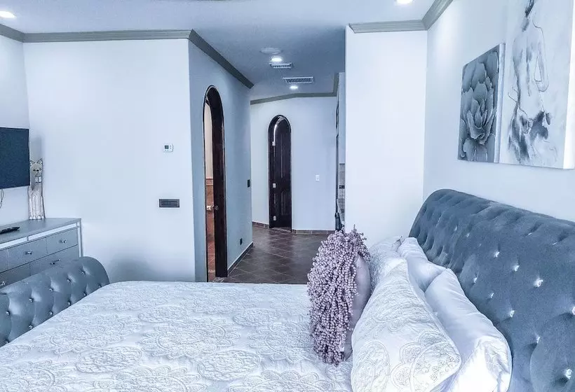 Esmeralda Luxury Resort
