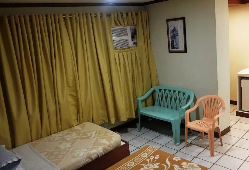 هتل Goodnews Travellers Inn