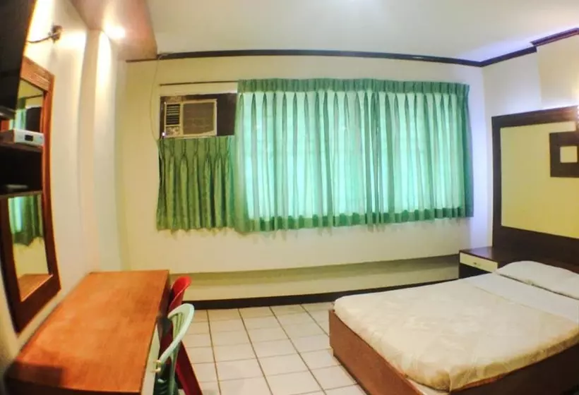 هتل Goodnews Travellers Inn