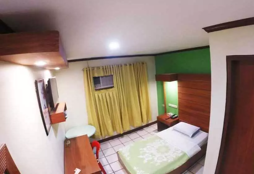 هتل Goodnews Travellers Inn