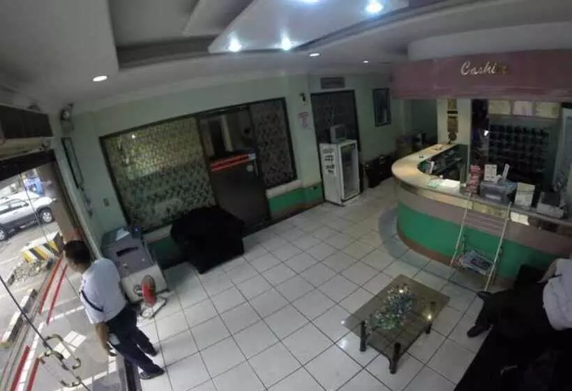 هتل Goodnews Travellers Inn