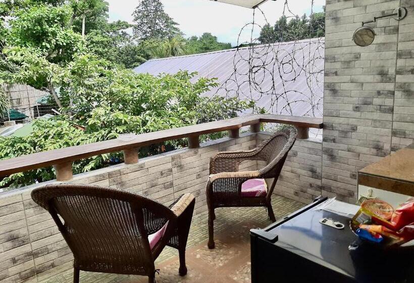 هتل Lala Panzi Bed And Breakfast