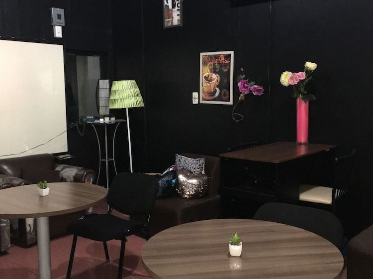 Hotel Mimi's Travelers Suites