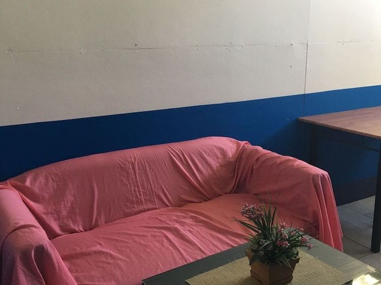 Otel Mimi's Travelers Suites