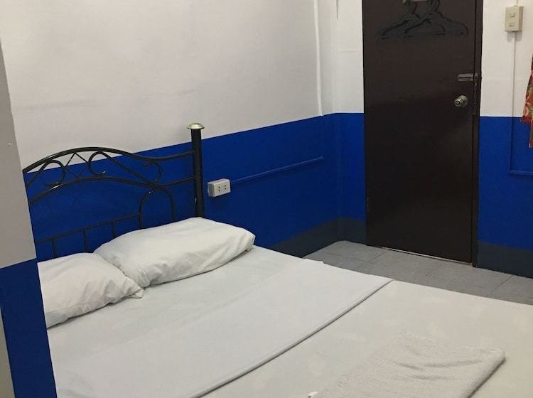 Otel Mimi's Travelers Suites