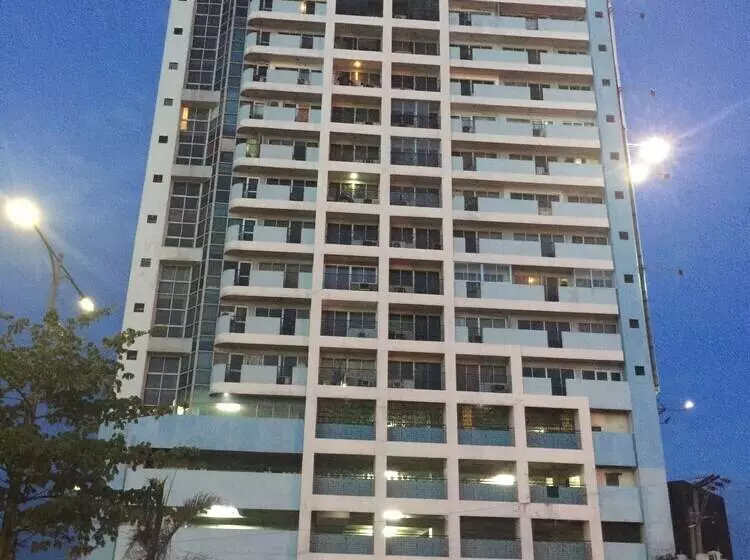 ホテル Ofw At Crowne Bay Tower
