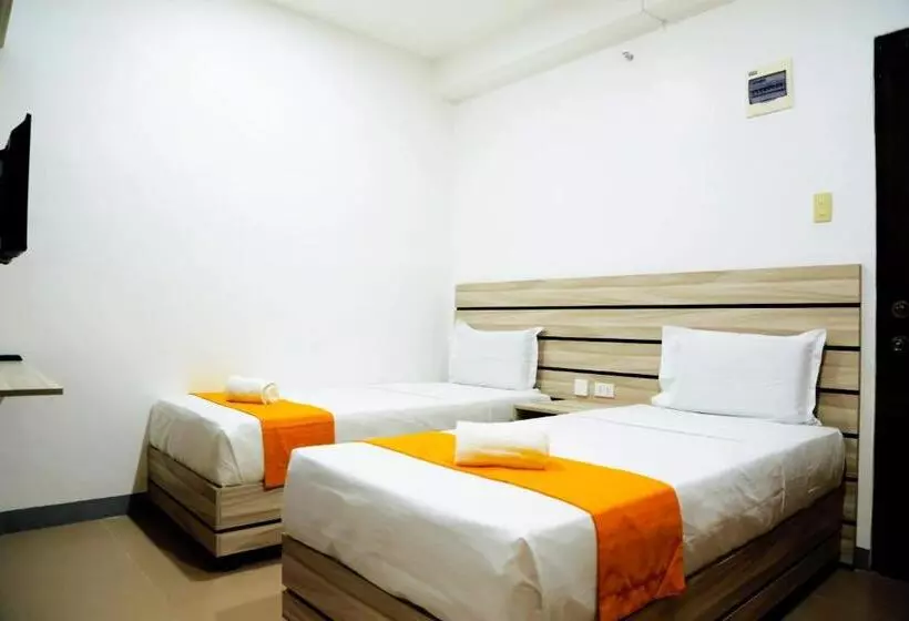 ホテル Travelbee Fuente Inn