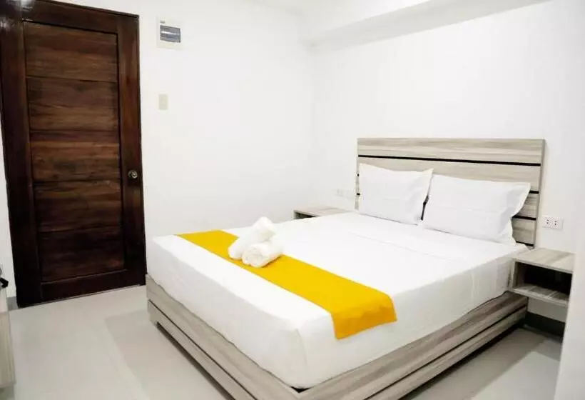 ホテル Travelbee Fuente Inn