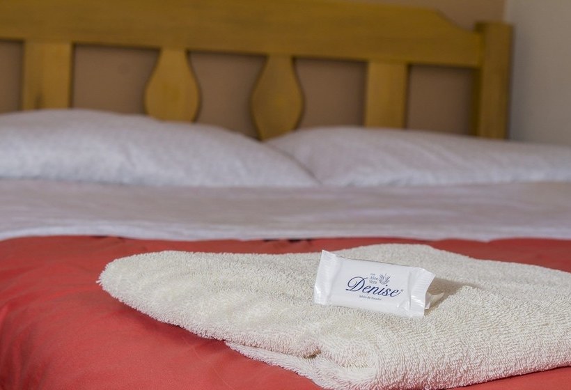 La Casa De Bamboo  Hostel