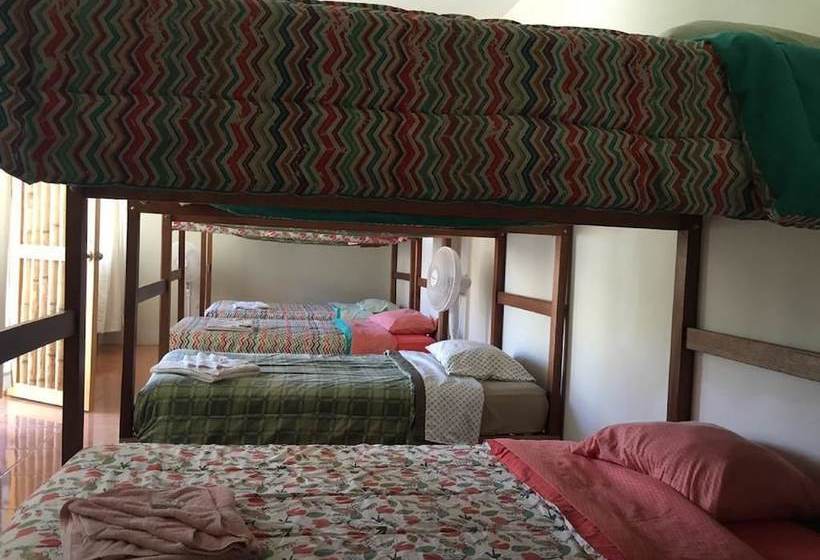 La Casa De Bamboo  Hostel
