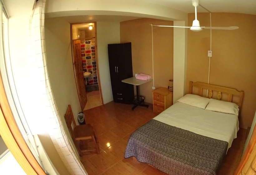 La Casa De Bamboo  Hostel