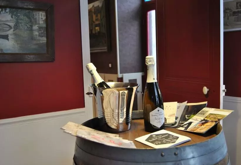 ペンション Au Richebourg Nogent