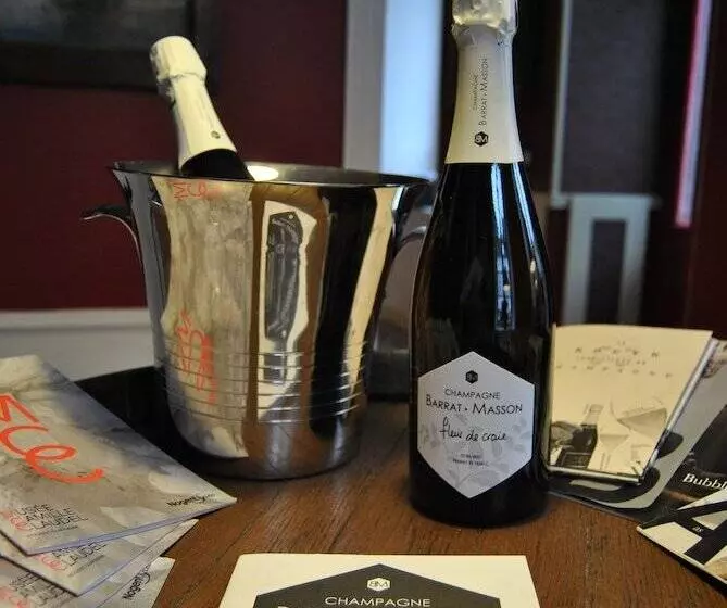 ペンション Au Richebourg Nogent