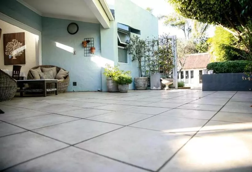 Majatalo Princes Lodge Guesthouse