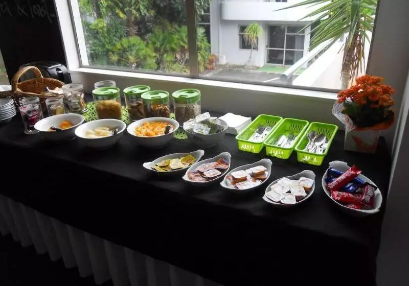 Carnmore Hotel Takapuna