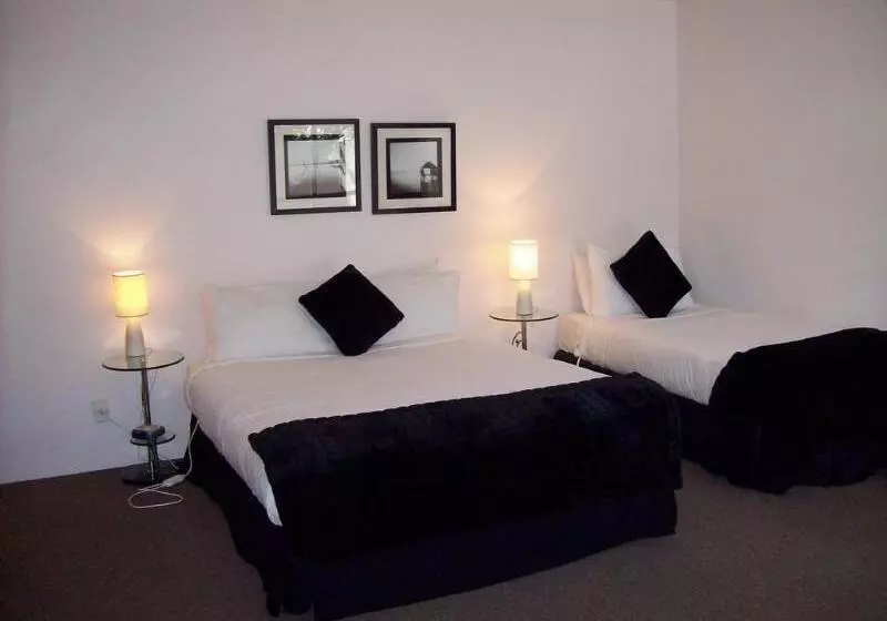 Carnmore Hotel Takapuna