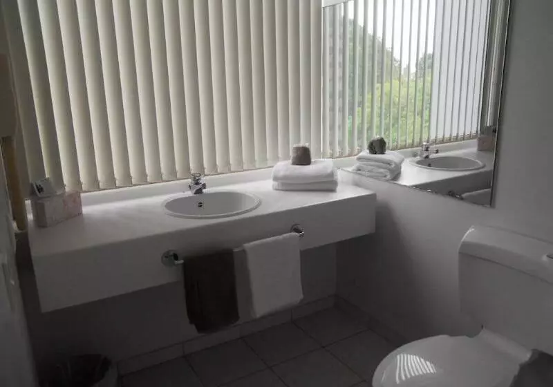 Carnmore Hotel Takapuna