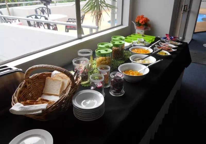 Carnmore Hotel Takapuna