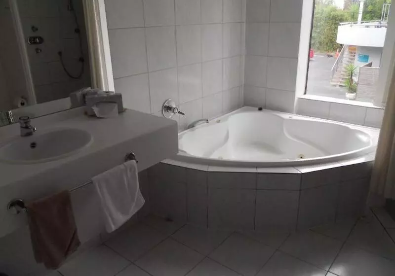 Carnmore Hotel Takapuna