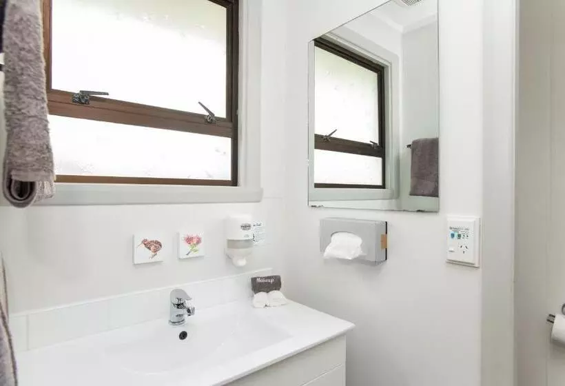 Waikanae Beach Motel