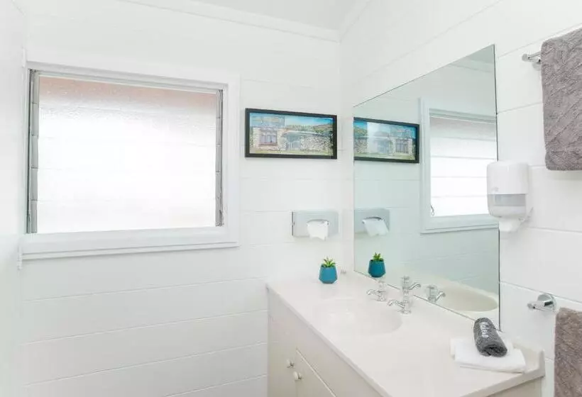 Waikanae Beach Motel