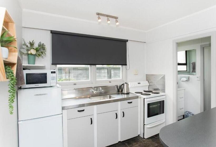 Waikanae Beach Motel