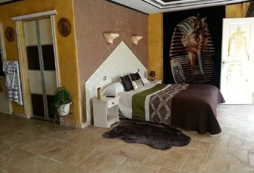 تختخواب و صبحانه Villa Khéops