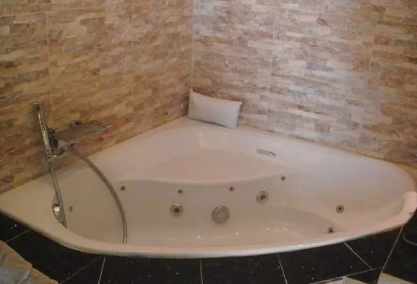 تختخواب و صبحانه Villa Khéops