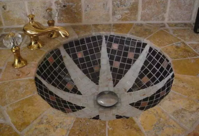 تختخواب و صبحانه Villa Khéops