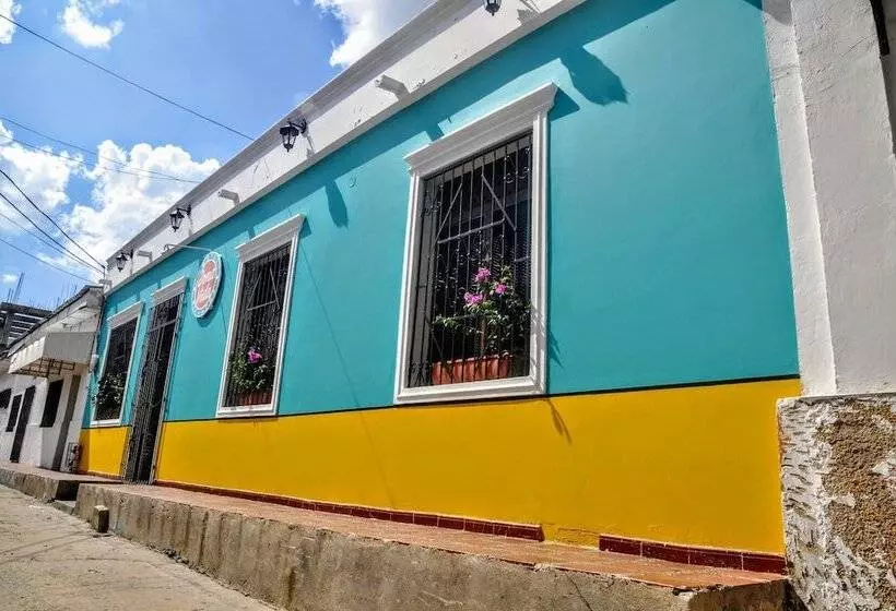 Bona Vida Hostel