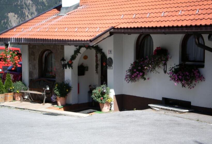 مسافرخانه Haus Sonnenhang