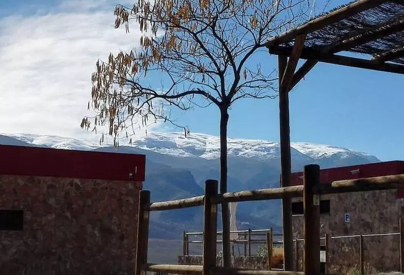 Hotelli Camping Almocita