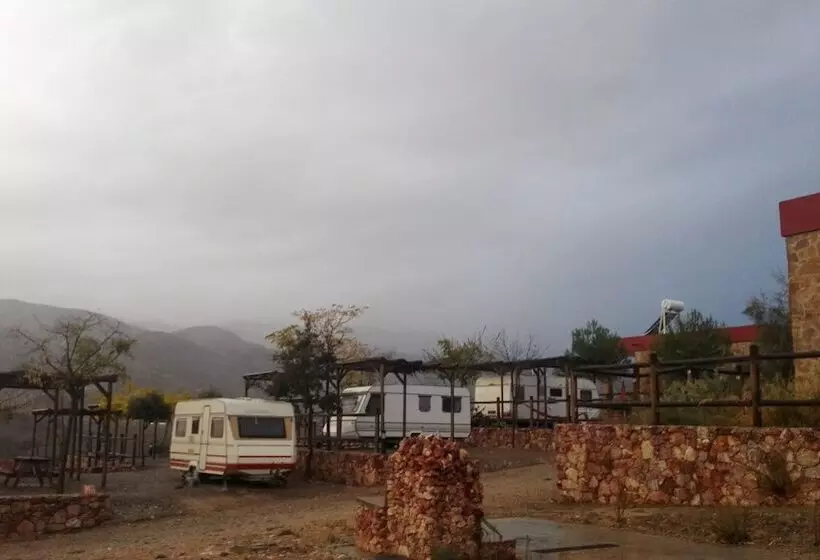 Hotelli Camping Almocita