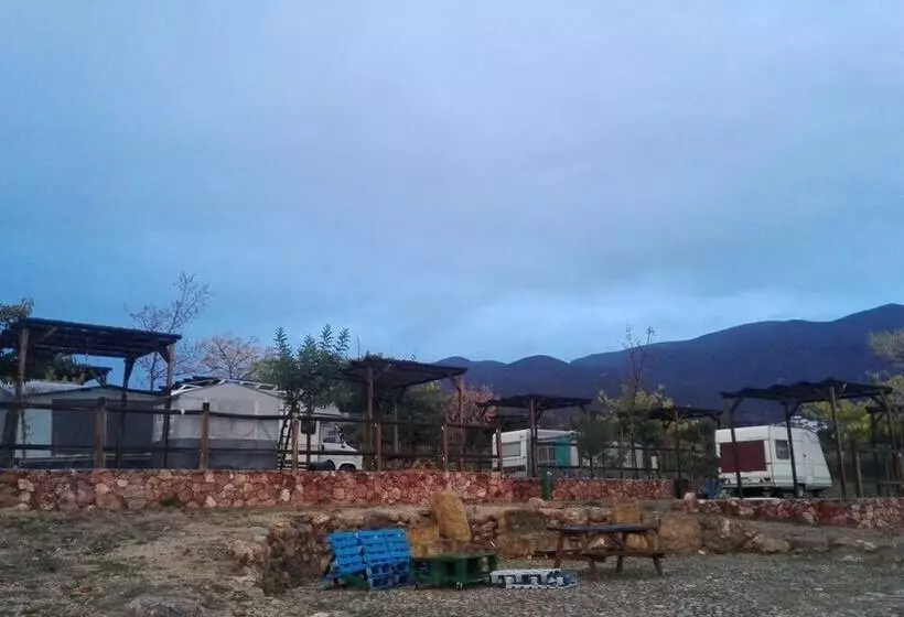 Hotelli Camping Almocita