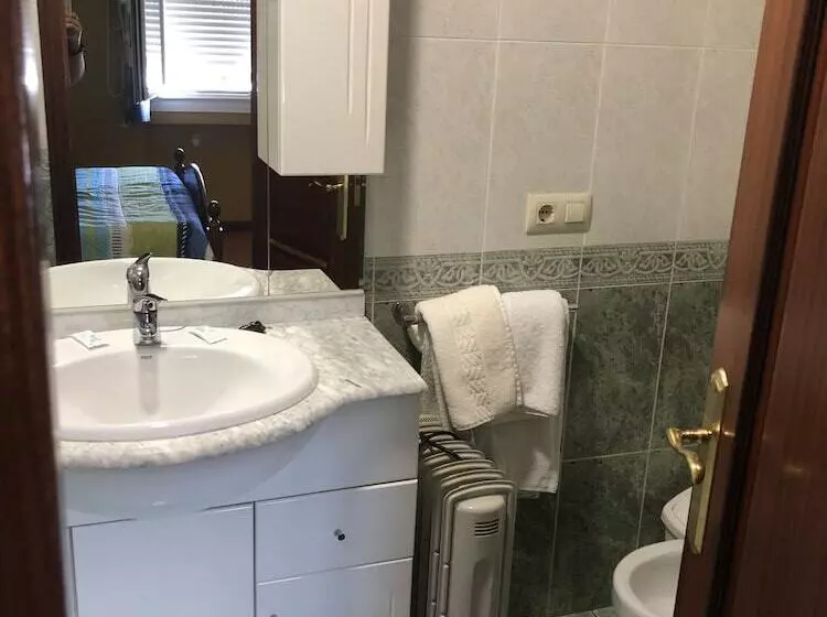 ホテル Restaurante Bayona