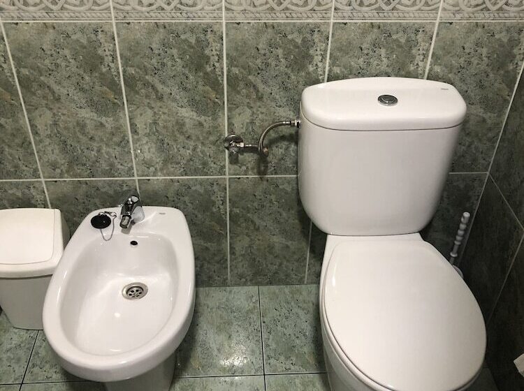 فندق Restaurante Bayona