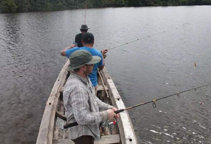 هتل Tropical Adventures & Expeditions